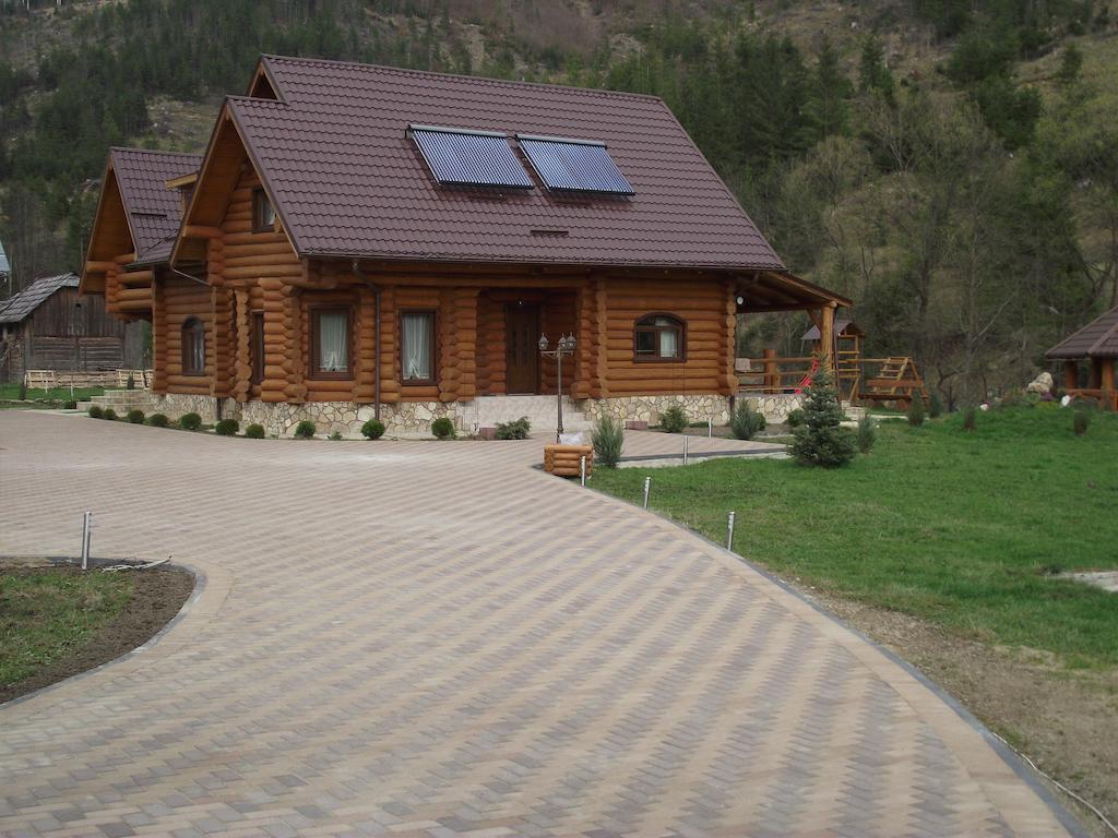 Cabana Piatra Runcului Ватра-Молдовіцей Екстер'єр фото