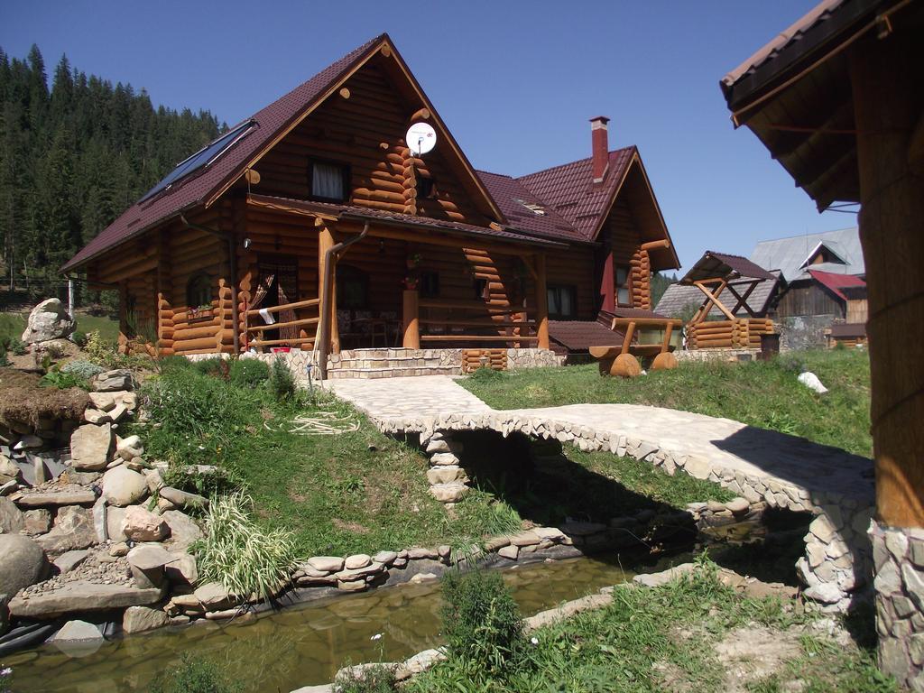 Cabana Piatra Runcului Ватра-Молдовіцей Екстер'єр фото
