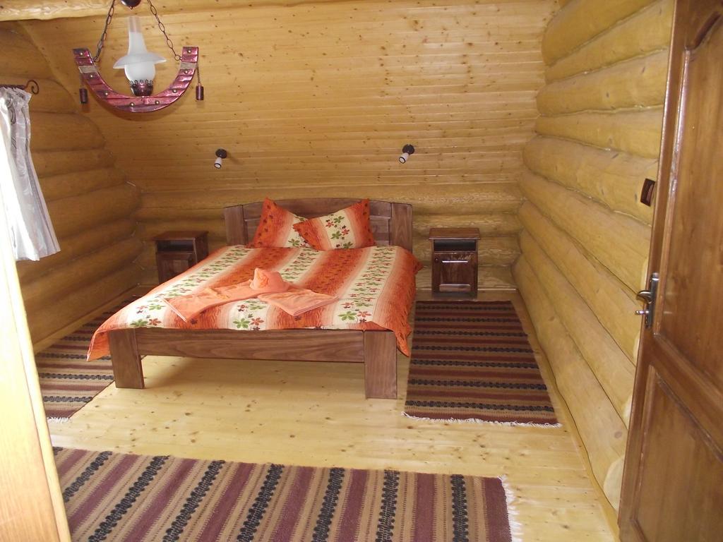 Cabana Piatra Runcului Ватра-Молдовіцей Номер фото