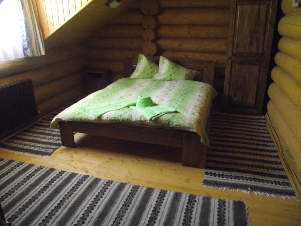 Cabana Piatra Runcului Ватра-Молдовіцей Номер фото